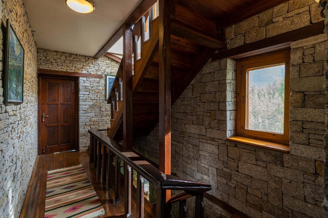Stayvista At The Kathguni House In With Private Lawn Villa