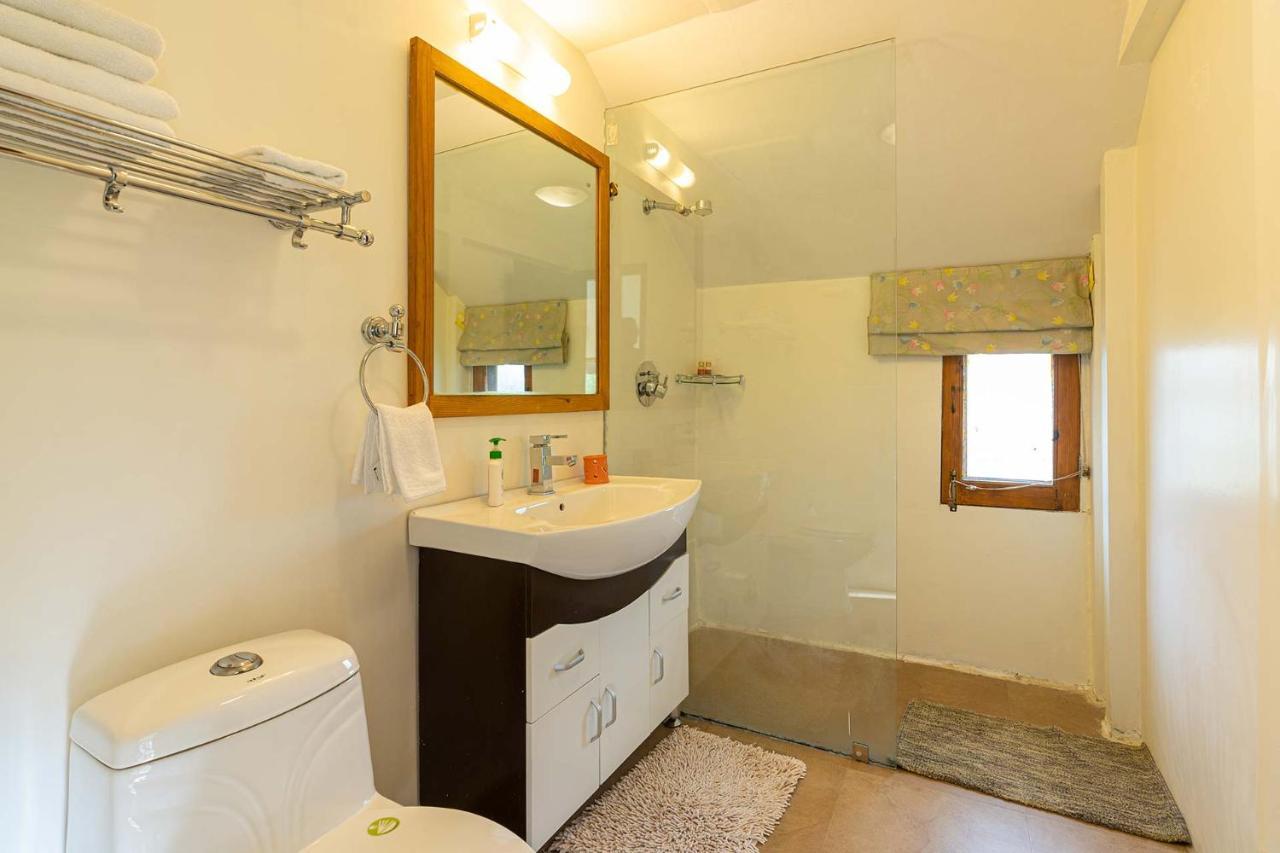 Stayvista At The Kathguni House In With Private Lawn Villa *
