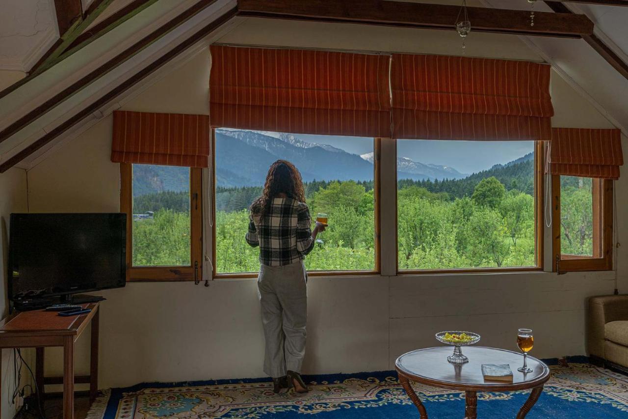 Stayvista At The Kathguni House In With Private Lawn